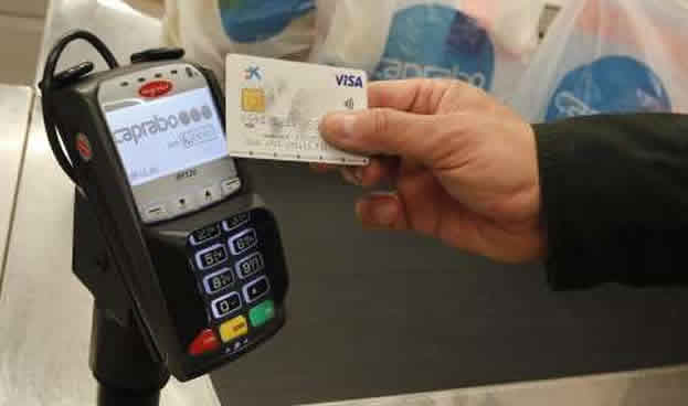 El gasto con tarjetas de crédito sin contacto en España alcanzó los 29,4 millones hasta marzo