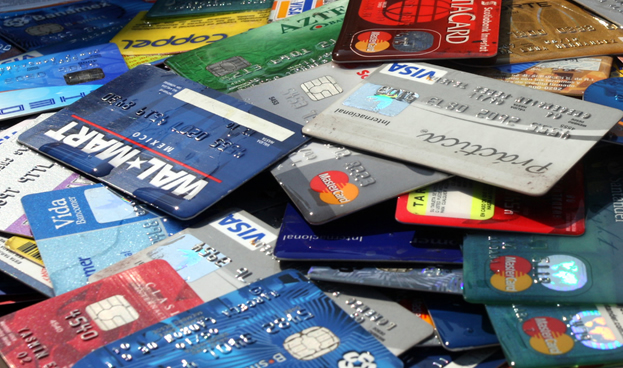  Baja el número de tarjetas de crédito en México