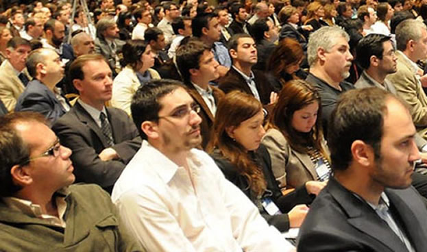 E-commerce Day: US$300M en compras con tarjeta de crédito en 2012