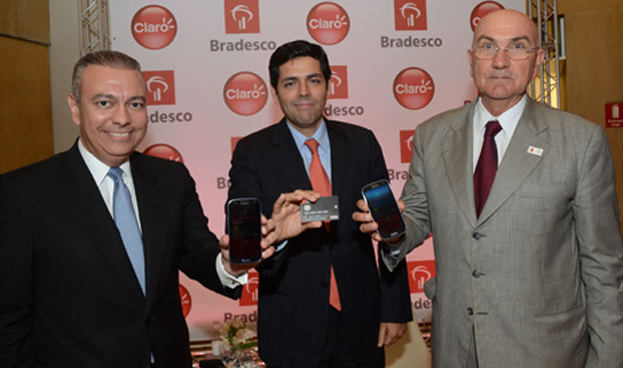 Claro y Bradesco anuncian un sistema de pago con celulares en Brasil