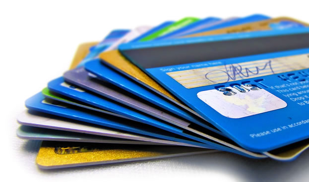 Bancos argentinos emiten 4 millones de tarjetas de crédito en dos años