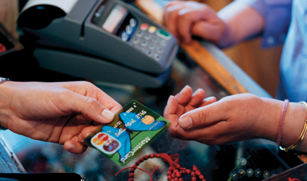 Transacciones con tarjetas de crédito y débito aumentan 17,8% en Brasil