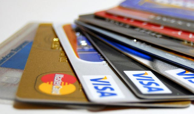 Desmantelan red internacional de defraudadores de tarjetas de crédito