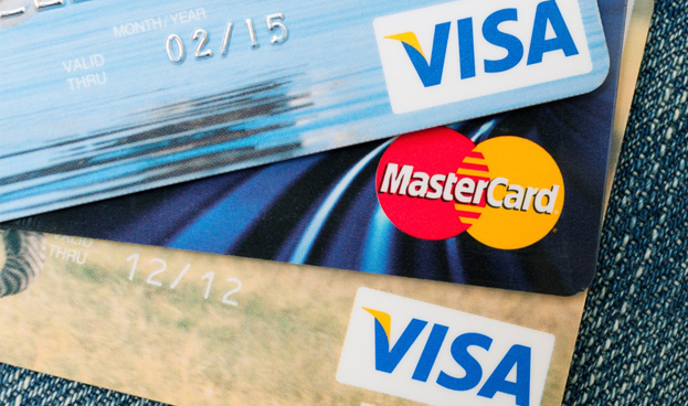 Visa y MasterCard consideran abandonar el mercado ruso a raz de nuevas normas