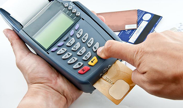 En Uruguay darán incentivos para mejorar el sistema de pagos con tarjetas