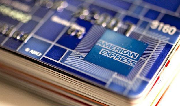 Los beneficios de American Express superan previsiones por mayor gasto de usuarios en EE.UU.