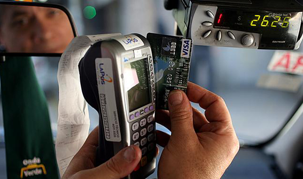 Ocho de cada diez argentinos utilizan tarjetas de crédito