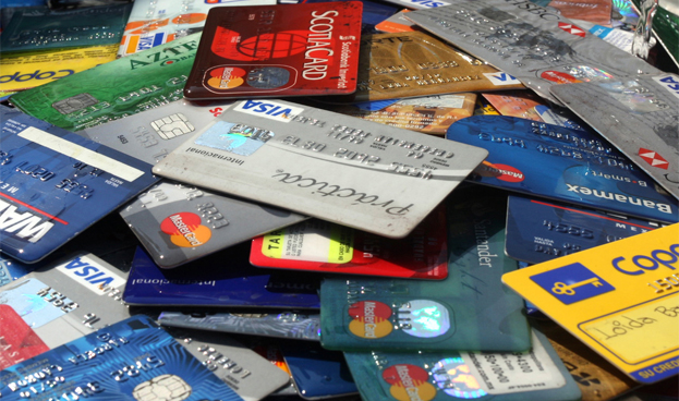 Mexicanos dejan de usar la tarjeta de crédito un 4,6% 