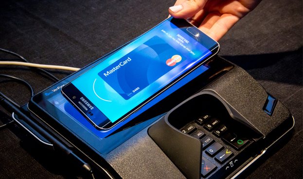 CaixaBank llega a un acuerdo con Samsung para incorporar a su oferta Samsung Pay