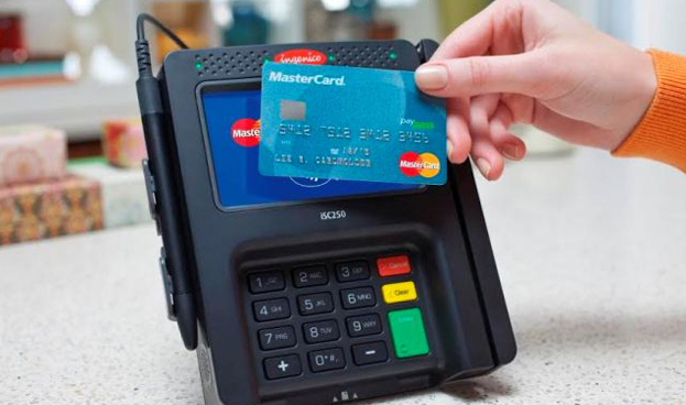 Pagos con tarjeta contactless MasterCard se triplican en 2015 en España