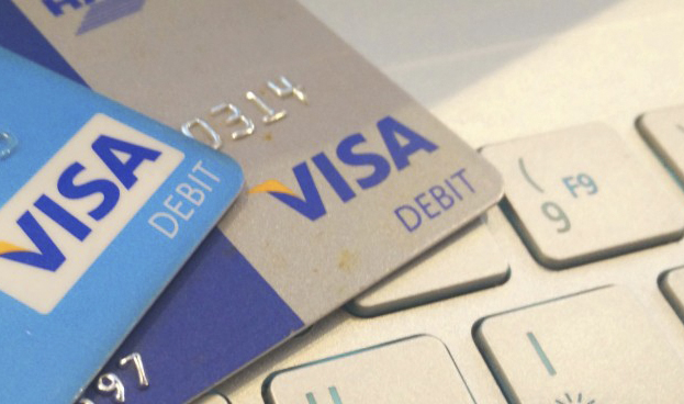 Visa se enfrenta a PayPal