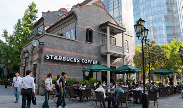 Starbucks agiliza ventas en China con pagos a través de WeChat