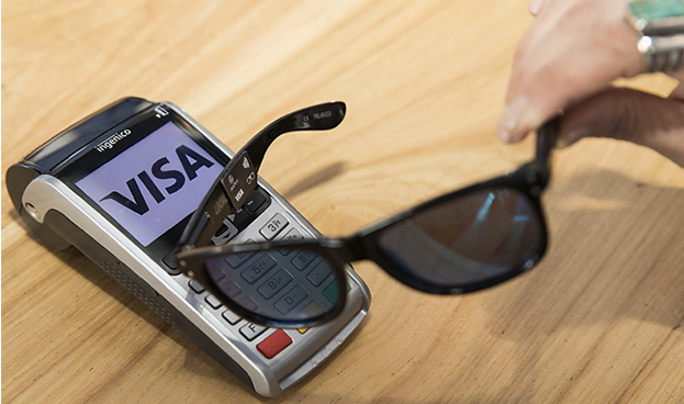 Visa prueba gafas con NFC