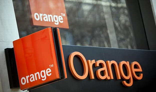 Orange prepara el aterrizaje de su banco móvil en España