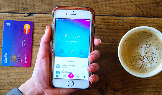 Revolut, la fintech que busca plantar cara a la banca tradicional en España