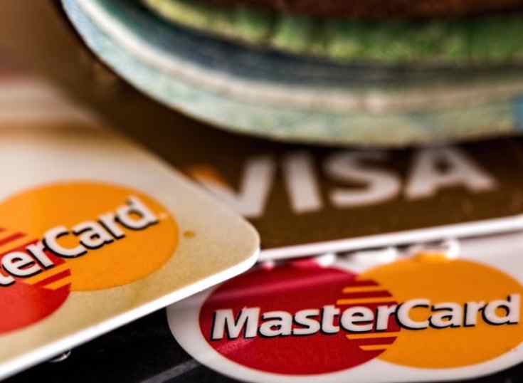 Europa: Visa y Mastercard podran reducir tarifas para evitar una multa 