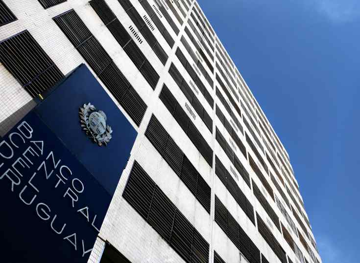 Uruguay: solicitan al Banco Central dejar sin efecto regulación fintech