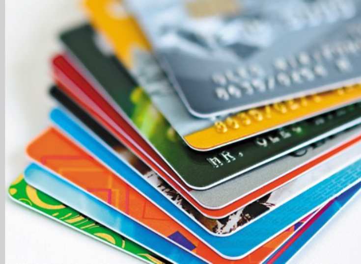 Las operaciones con tarjetas de crédito cayeron 68% interanual