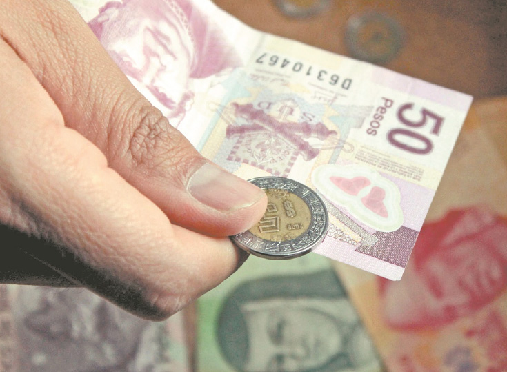 Mexicanos prefieren pagar con dinero en efectivo