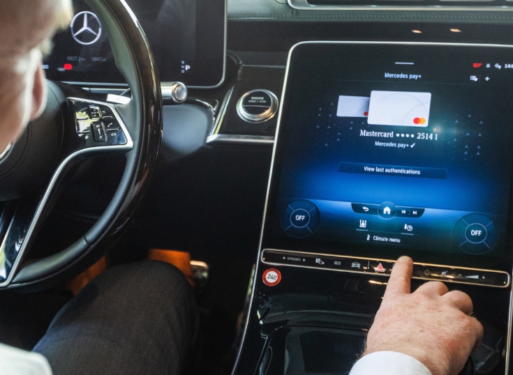 Pagos nativos en el auto una apuesta de Mercedes Benz y Mastercard