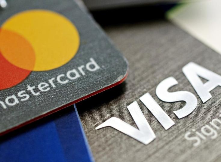 Fed planea rebajar las tasas que cobran a los comercios Visa y Mastercard