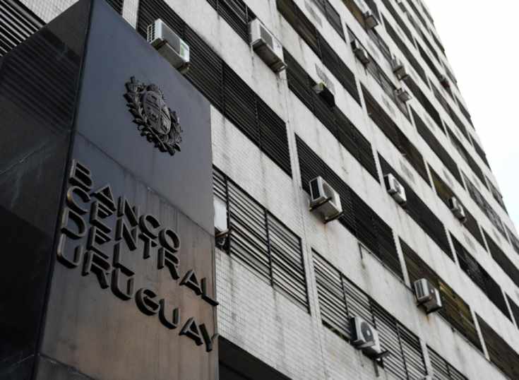 Uruguay: Banco Central pone orden para garantizar la multiadquirencia