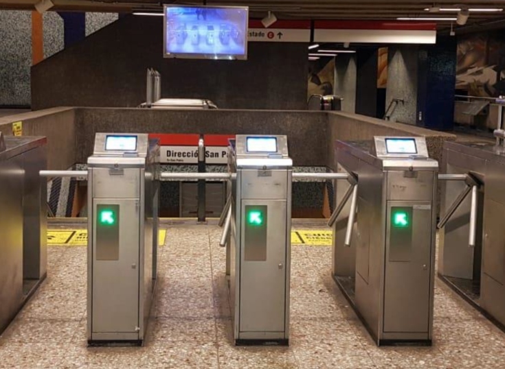 Metro de Santiago y Tren Nos habilitan el pago con tarjetas bancarias a través de “Pago Ágil”